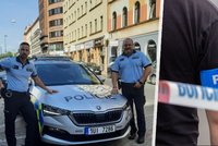 Dramatická záchrana muže v Ústí nad Labem: Visel přes balkonovou římsu, policisté ho drželi jen za ruku