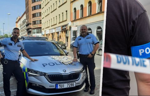 Dramatická záchrana muže v Ústí nad Labem: Visel přes balkonovou římsu, policisté ho drželi jen za ruku