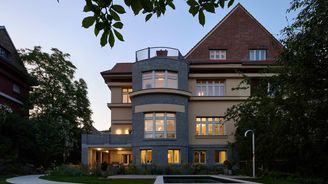 Třicátá léta na Vinohradech. V Praze se podařilo zrekonstruovat vilu, která své obyvatele vrací v čase Třicátá léta na Vinohradech. V Praze se podařilo zrekonstruovat vilu, která své obyvatele vrací v čase