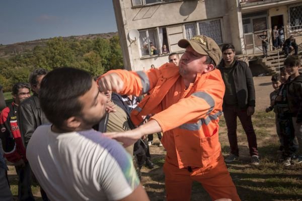 Na mosteckém sídlišti Chanov se dostal do potyčky s Romy.