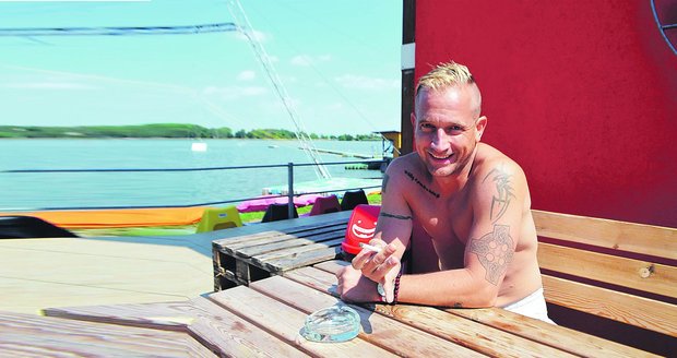 Martin Kocián se zdá být v pohodě. Má plány. Především chce najít novou přítelkyni a mít syna.