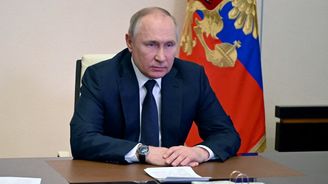 Sinolog Kříž: Putin si staví pomník. Chce se zapsat do dějin