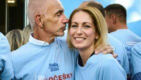 Martin Kuba slavil triumf v Jihočeském kraji i s manželkou Denisou po boku (22.9.2024)