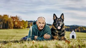 Martin Kuba (ODS) vytáhl psa Arga na procházku a svůj nový podcast.