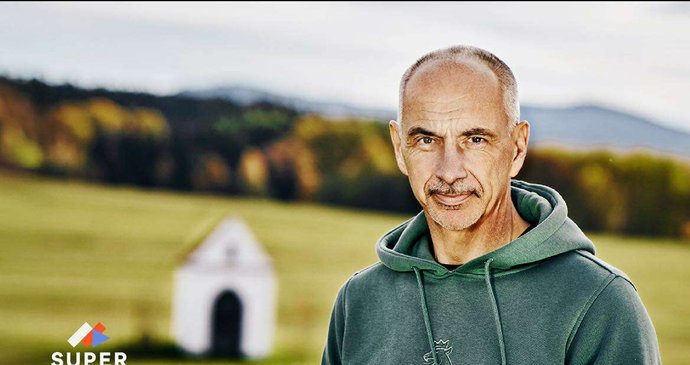 Martin Kuba (ODS) vytáhl psa Arga na procházku a svůj nový podcast.