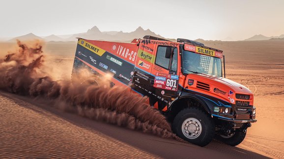 Dakar 2024, 5. etapa: Macík vyhrál etapu, Michek se proletěl a Romančík je zpět