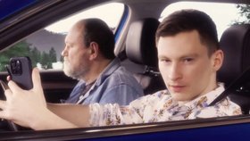 Martin Mikyska alias Mikýř v kampani Besipu proti používání mobilního telefonu během řízení