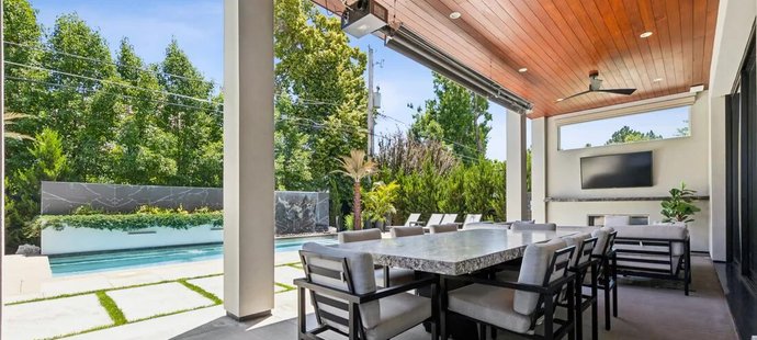 Dům 1 za 106 mil. Kč: »Architektonický skvost« z roku 2020 o rozloze přes 700 m2 nabízí třeba kinosál, vinotéku, posilovnu či výtah.