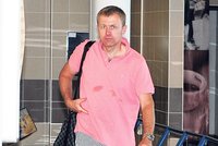 Bývalý šéf ČEZ Martin Roman na letišti: Vydělal miliardu a trochu se zpotil
