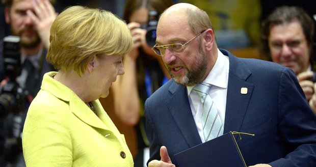 Ohrožení Merkelové: Šanci sesadit kancléřku Schulz má, uvedl průzkum