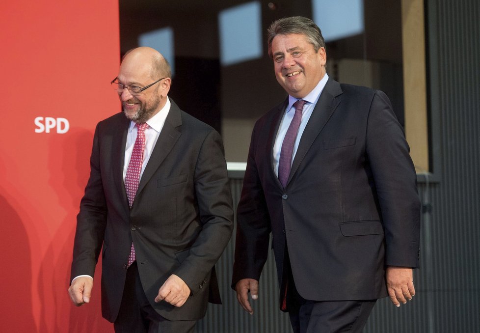 Rošáda v čele SPD: Sigmara Gabriela (vpravo) má nahradit Martin Schulz.