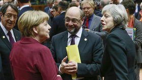 Martin Schulz ještě coby šéf europarlamentu s Angelou Merkelovou a Theresou Mayovou