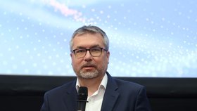 Ministr zemědělství Martin Šebestyán v Kutné Hoře ve výrobním závodě na nikotinové sáčky ZYN (22.5.2026)