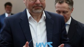 Ministr zemědělství Martin Šebestyán v Kutné Hoře ve výrobním závodě na nikotinové sáčky ZYN (22.5.2026)