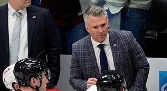 Přestupy NHL ONLINE: Průvan v Buffalu, Montreal prodloužil kouče