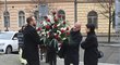 Martin Straka přichází na pohřeb otce Jaromíra Jágra