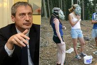 Čeští rodiče se kvůli teroru víc bojí o děti. Stropnický chce brannou výchovu