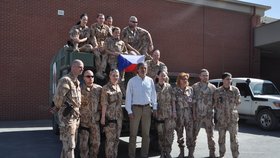 Návštěva Stropnického v Afghánistánu: Ministr se setkal s lékaři z vojenské nemocnice na kábulském letišti KAIA, kde je 13 Čechů a Češek