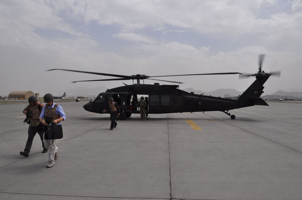 Návštěva Stropnického v Afghánistánu: Ministerstvo ji z bezpečnostních důvodů tajilo.