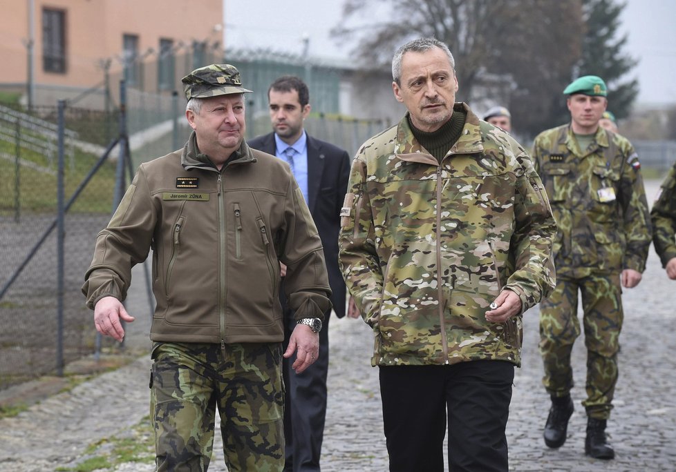 Ministr obrany Martin Stropnický v Lipníku nad Bečvou u 143. zásobovacího praporu