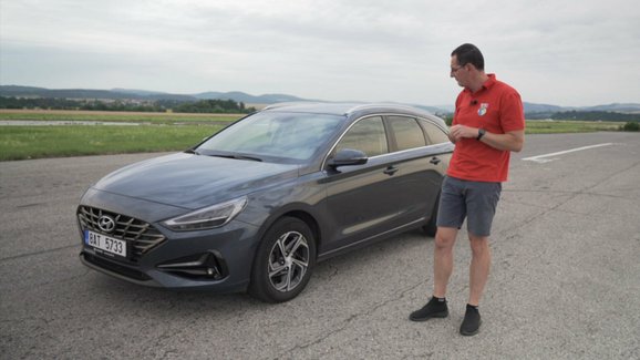 Video: Martin Vaculík se loučí s lidovým Hyundaiem i30. Jedním z posledních normálních kombi