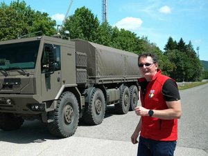 Petr Gilar nechal Martina Vaculíka řídit Tatru Force s novým dvanáctiválcem. Jak do dopadlo?