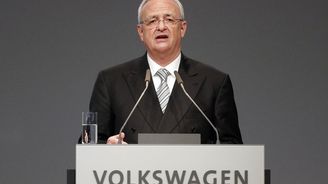 Šéf automobilky Volkswagen Martin Winterkorn rezignoval