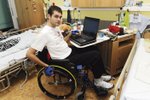Loňský vítěz Martin Zach skončil na invalidním vozíku