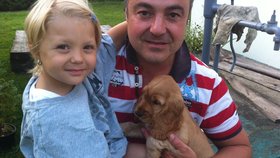 Martin Zounar je velkýmk milovníkem zvířat. Na fotce je se svou čtyřletou dcerkou Claudií.