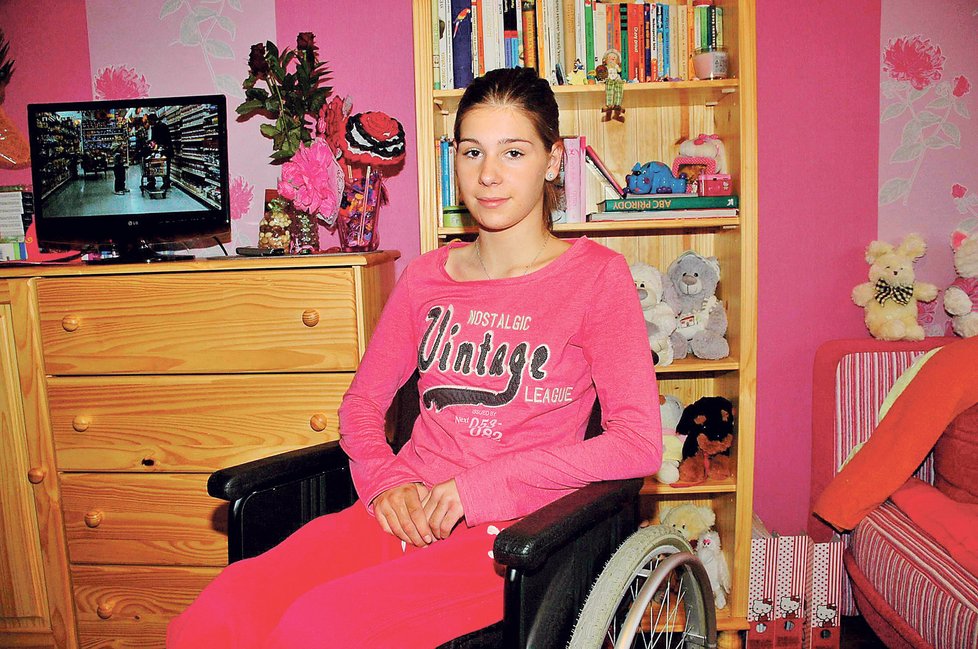 Martina ochrnula na nohy a je odkázána na invalidní vozík