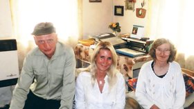 Martina Čarnegová s pokrevními rodiči, Helmutem Scharschmiedem a Marií Vávrovou.