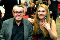 Martina Formanová slaví 60. narozeniny: Od uklízečky k manželce legendy. Jak sbalila Formana?