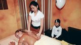 Sexy máma Gavriely: Na masáž chodí se synem