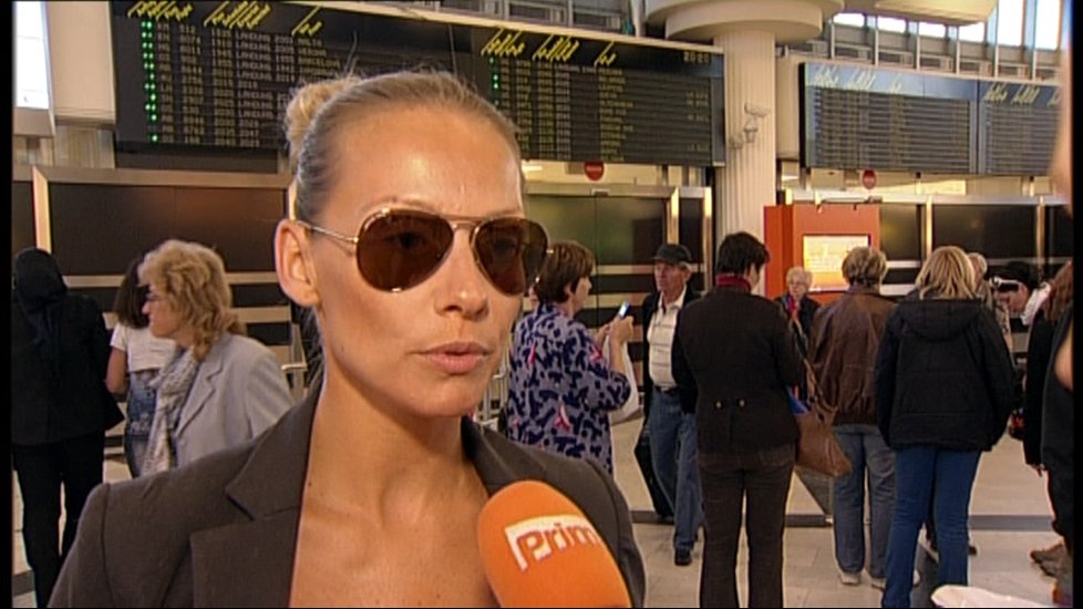 Martina Gavriely v bezpečí vídeňského letiště.