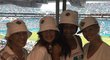 Dívčí síla! Martina Navrátilová, její manželka Julia Lemigová, Ngum Suh, sestra a manažerka hráče amerického fotbalu Ndamukonga Suha, a supermodelka Karolína Kurková na Miami Dolphins