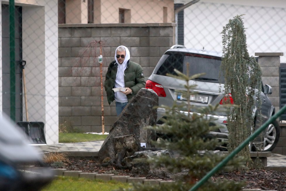 Paparazzi Blesku nachytali Martinu s jejím přítelem u nich doma. Už je jasné, o koho se jedná!