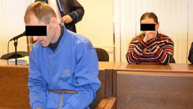 Rodiče odsouzení za týrání Martínka u soudu v Hradci Králové