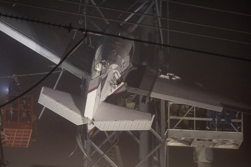 Malé letadlo narazilo v americkém státu Maryland do elektrického vedení,