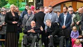 Pietní akt za Tomáše Garrigua Masaryka v Lánech: Prezident Miloš Zeman a exministr Karel Schwarzenberg (17.9.2022)