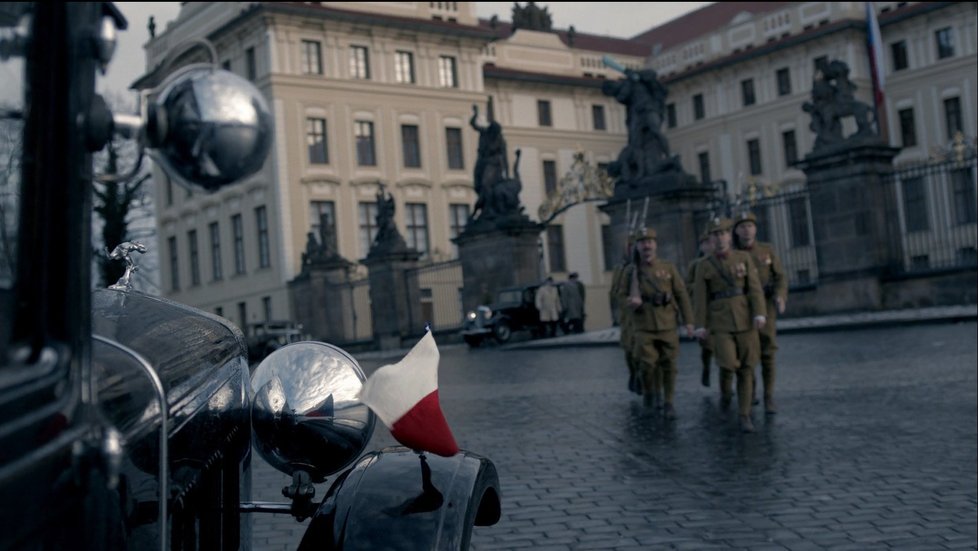 Pražský hrad se vrátil o více než 70 let zpátky.