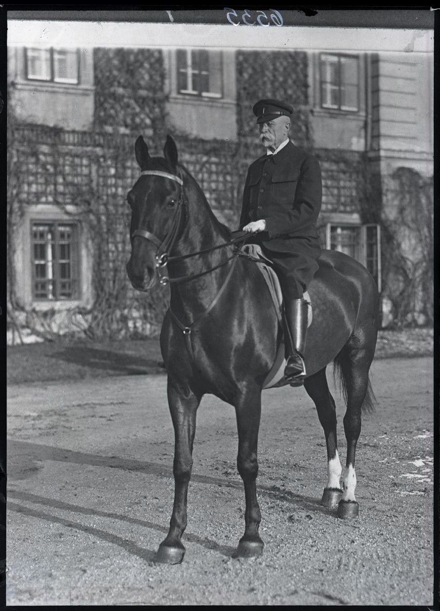 Masaryk rád jezdil na koni. Po sídle v Lánech na něm jezdil denně. Díky tomu byl v dobré kondici.