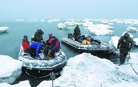 Polárníci dorazili do Antarktidy, kromě sněhu je nic netrápí.