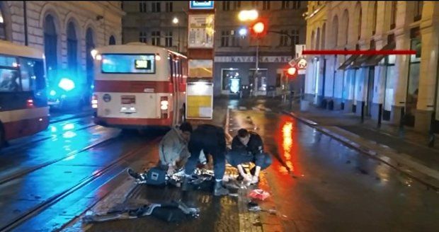 Tragédie na Masarykově nádraží: Policisté tam srazili autem dívku (21)