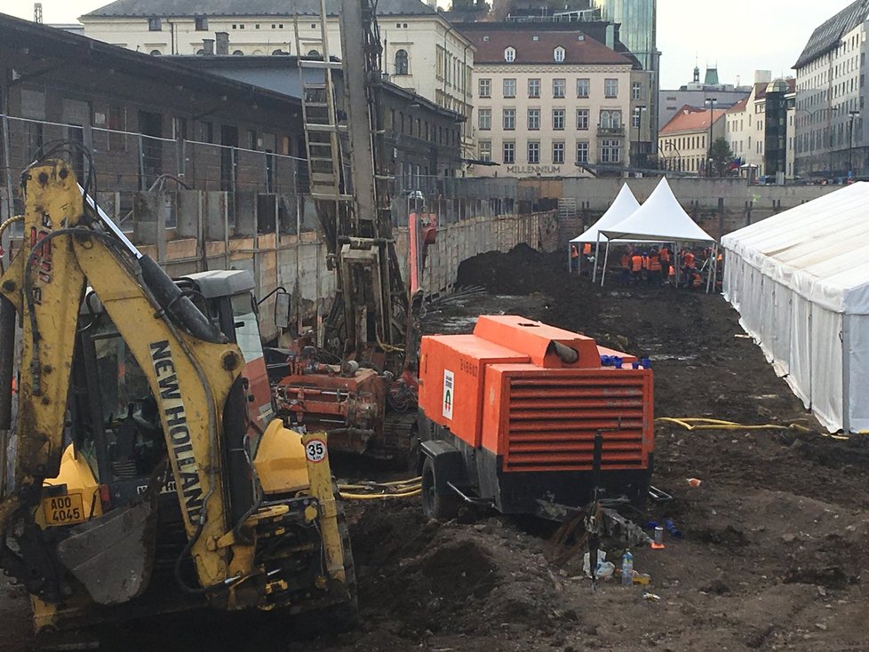 Archeologický průzkum u Masarykova nádraží bude pokračovat v zimě pod stanem