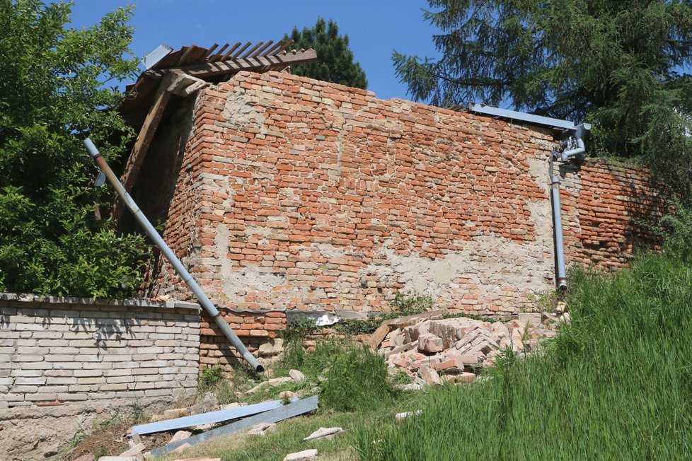 Domek, ve kterém vyrůstal T. G. Masaryk je bez střechy. Zřítila se v pátek večer.