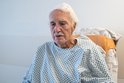 Senior spadl z posedu: Srdce masírovali rukama!