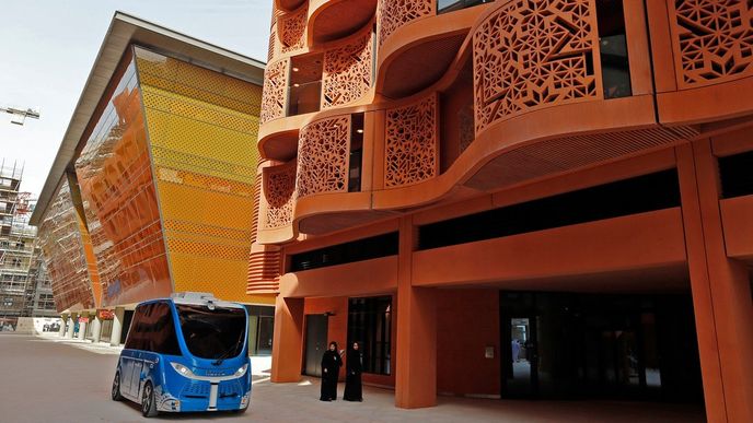 Projekt Masdar City již částečně stojí, jeho zbytek je ve výstavbě