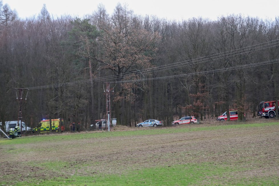 Elektrikáře u obce Masečín zasáhl na stožáru elektrický proud. Svým zraněním podlehl.