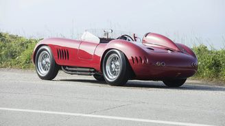 Na slavné Maserati 300 S bylo krátké i Ferrari. Nyní je k mání za 135 milionů korun