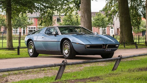 Maserati Bora: Dávný předchůdce MC20 chtěl zaujmout praktičností